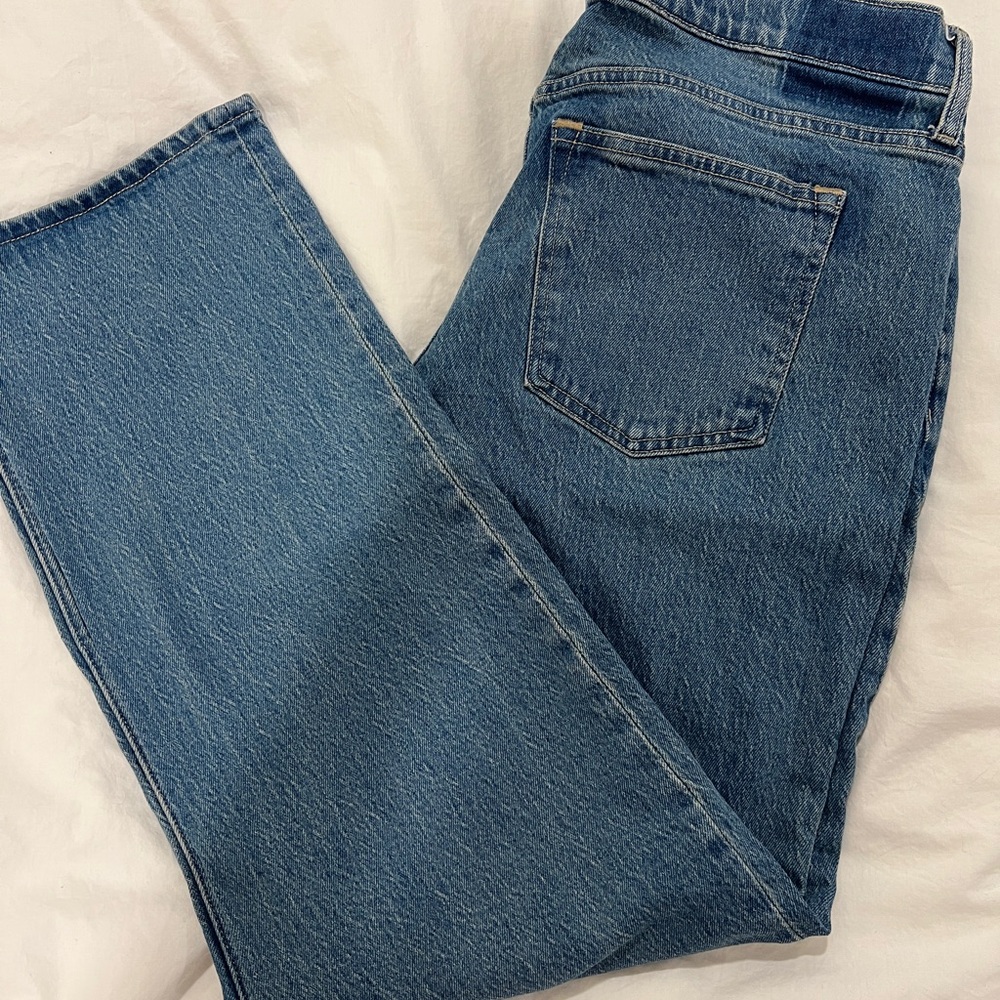 Mid-Rise 90s Straight Leg Women’s Jeans in Medium Blue